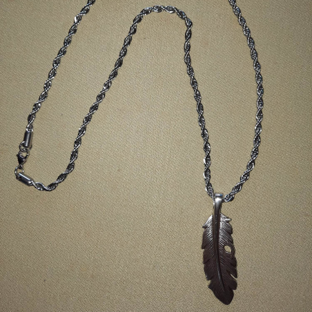 Collier métal plume