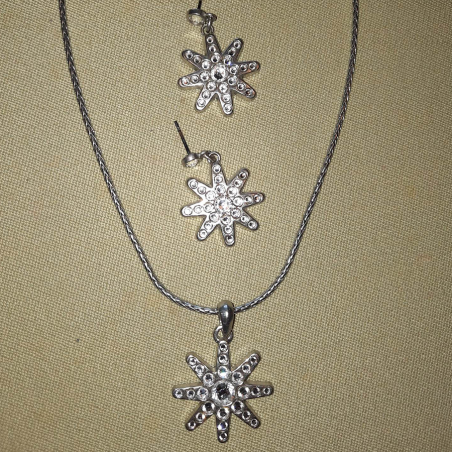 Collier et boucles d'oreilles étoiles