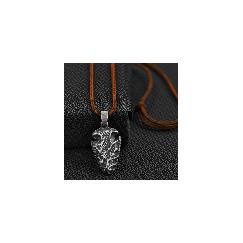 Collier cuir et pointe flèche métal